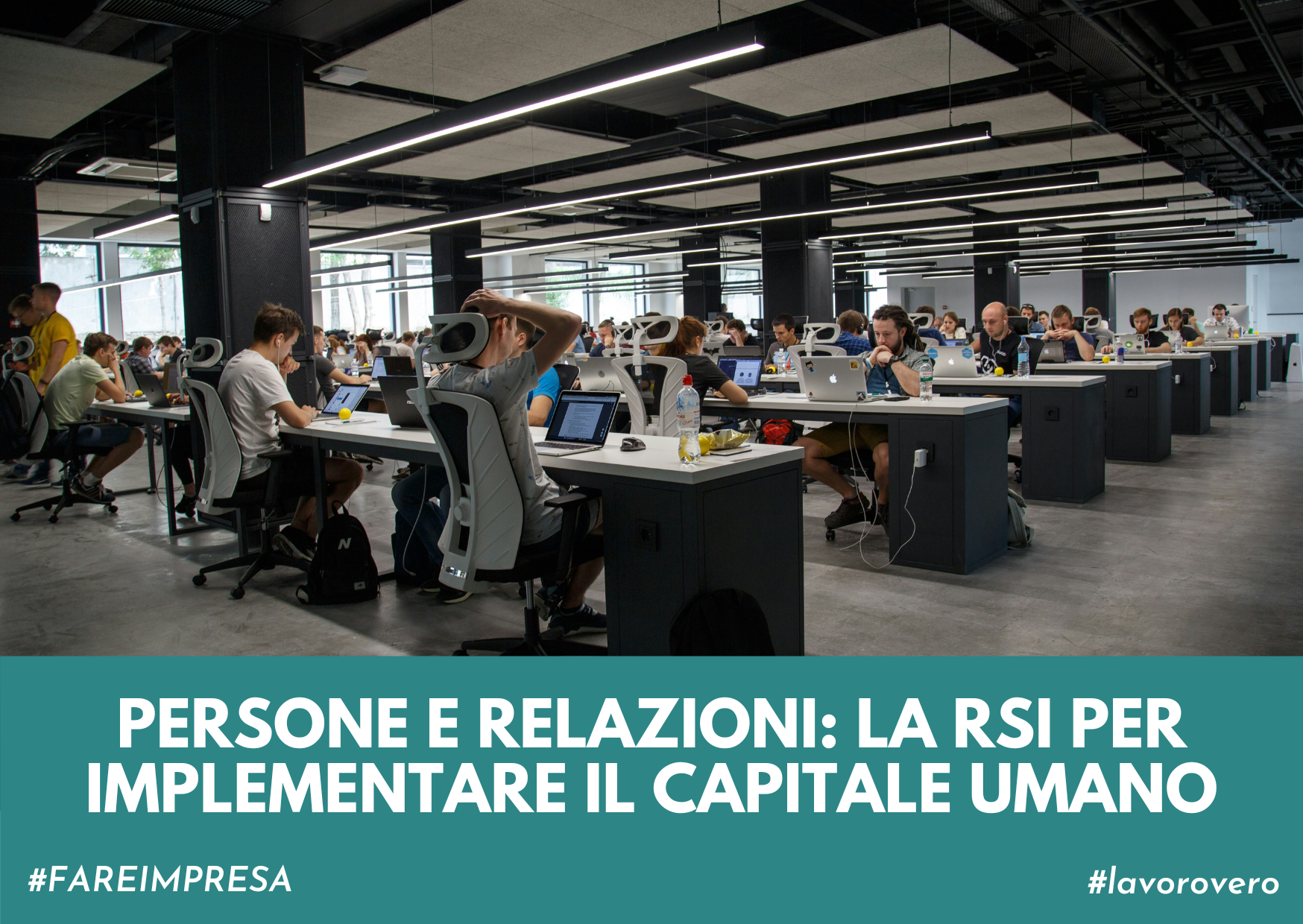 Immagine di ufficio con lavoratori davanti al computer